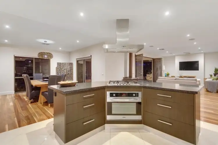 Fifth view of Homely house listing, 9 Bushy Court, Langwarrin VIC 3910