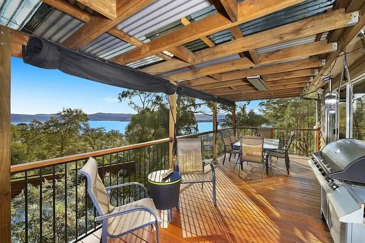 7 Omaru Cl, Green Point NSW 2251