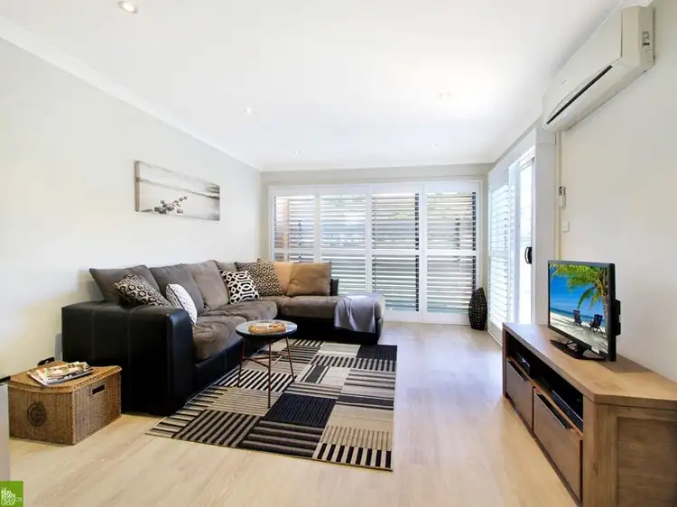 Main view of Homely villa listing, 2/162 Kanahooka Road, Kanahooka NSW 2530