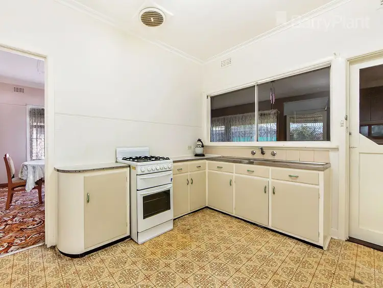 Fifth view of Homely house listing, 9 Carter Street, Sunshine West VIC 3020