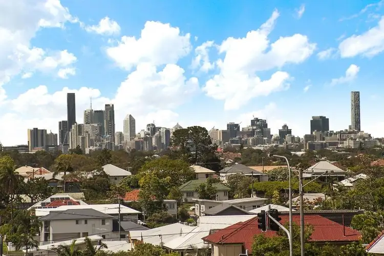 267 Shaw Rd, Wavell Heights QLD 4012