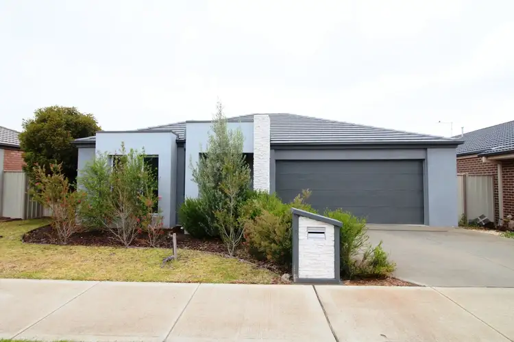6 Natalie St, Brookfield VIC 3338