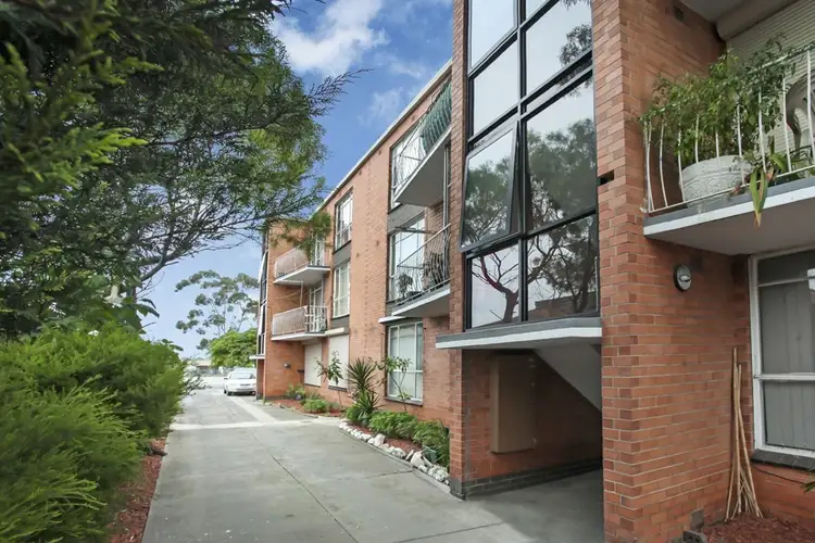 12/2 Forrest St, Albion VIC 3020
