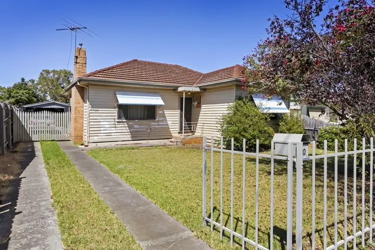 10 Dundalk Street, Sunshine VIC 3020