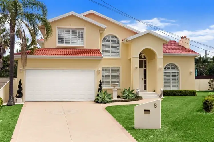 5 Barwon Place, Sylvania Waters NSW 2224