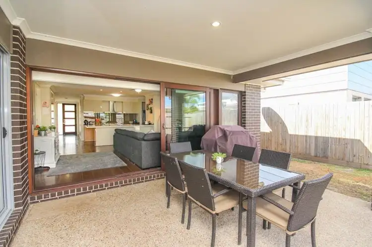 38 Sunshine Crescent, Caloundra West QLD 4551