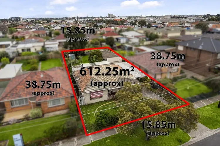 121 Warwick Road, Sunshine North VIC 3020