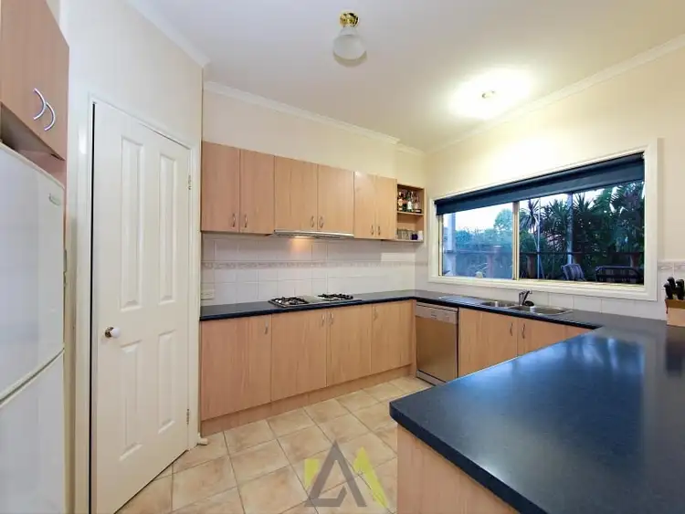 Second view of Homely house listing, 5 Kialla Place, Langwarrin VIC 3910