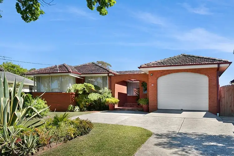 11 Warilda Ave, Engadine NSW 2233