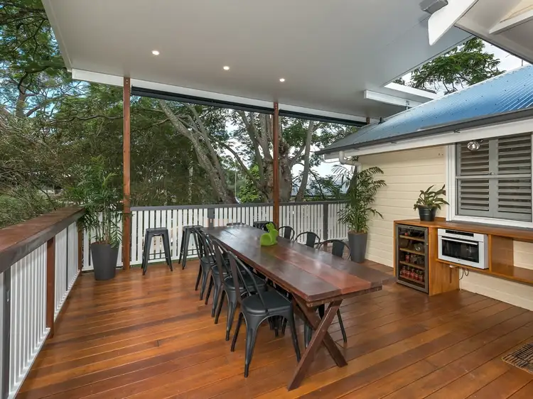 15 Lassie Street, Oxley QLD 4075
