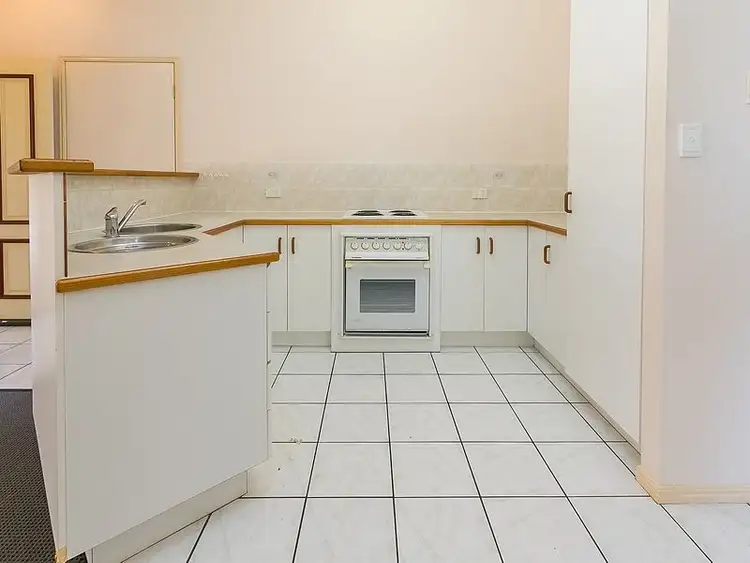 Seventh view of Homely unit listing, 8/137 Freshwater STreet, Torquay QLD 4655