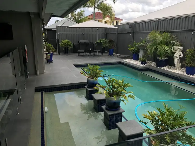 48 Barcoo Crescent, Sinnamon Park QLD 4073