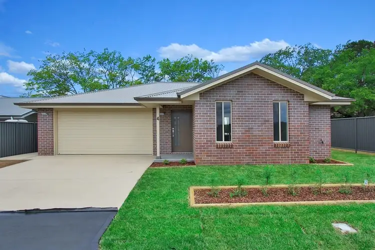 Main view of Homely house listing, 4/22 Freeman Crescent, Armidale NSW 2350