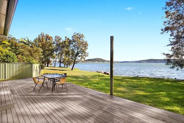 319c Avoca Drive, Green Point NSW 2251