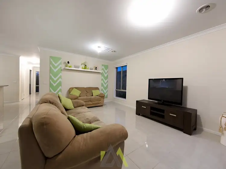 Sixth view of Homely house listing, 8 Warrenwood Place, Langwarrin VIC 3910
