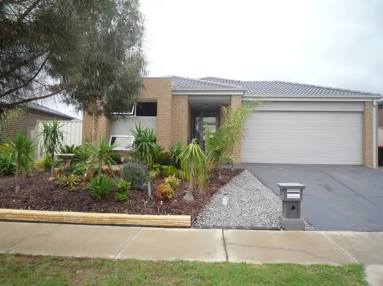 33 Mallow St, Brookfield VIC 3338