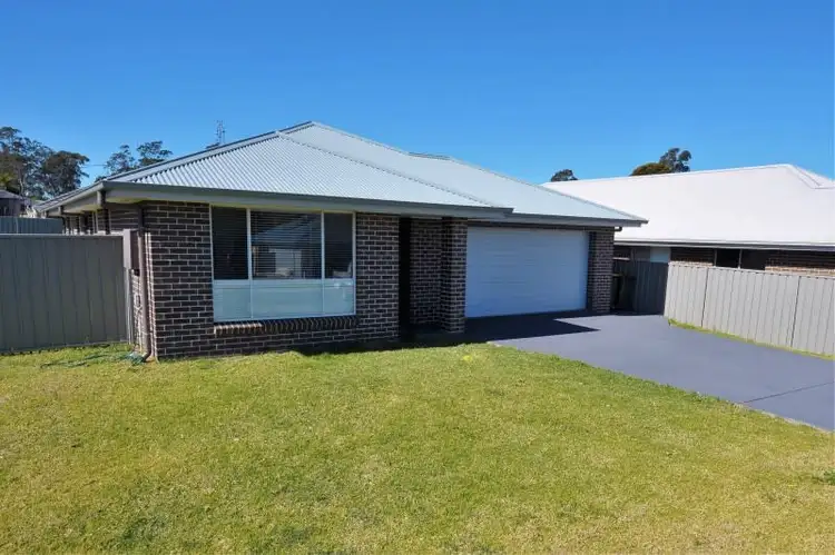 12 Cornwall Close, South Nowra NSW 2541