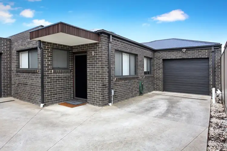 2/10 Carter Street, Sunshine West VIC 3020