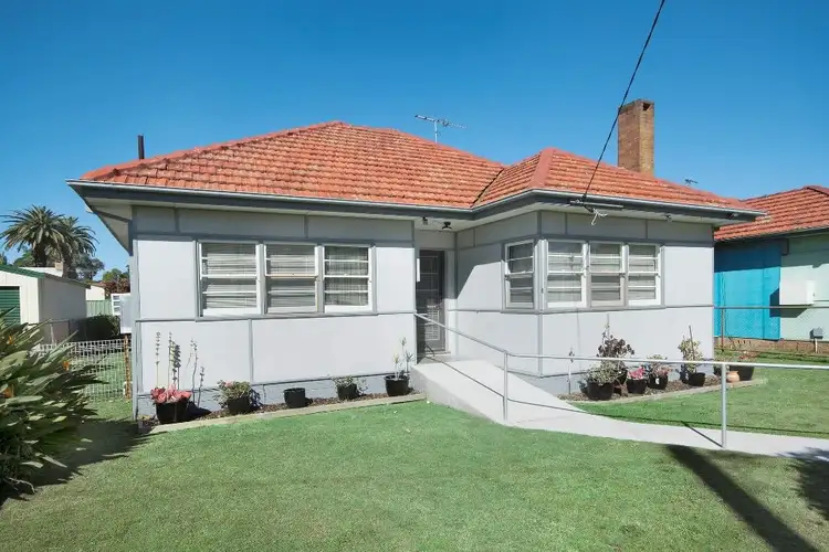 8 Contay Street, Mayfield NSW 2304