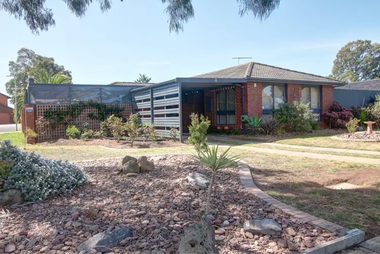 8 Linlithgow Way, Melton West VIC 3337
