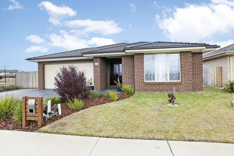 102 Creekward Drive, Armstrong Creek VIC 3217