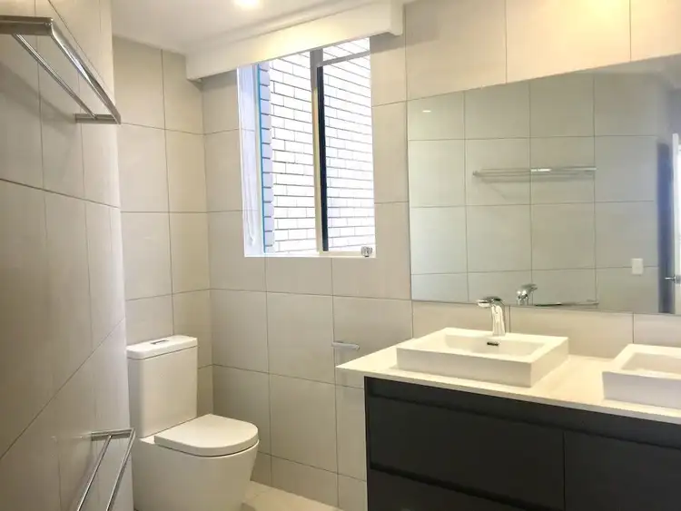 Fifth view of Homely unit listing, 19/249 Bayview Street, Hollywell QLD 4216