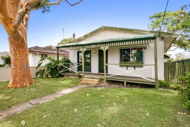 2 Inkerman Avenue, Woy Woy NSW 2256