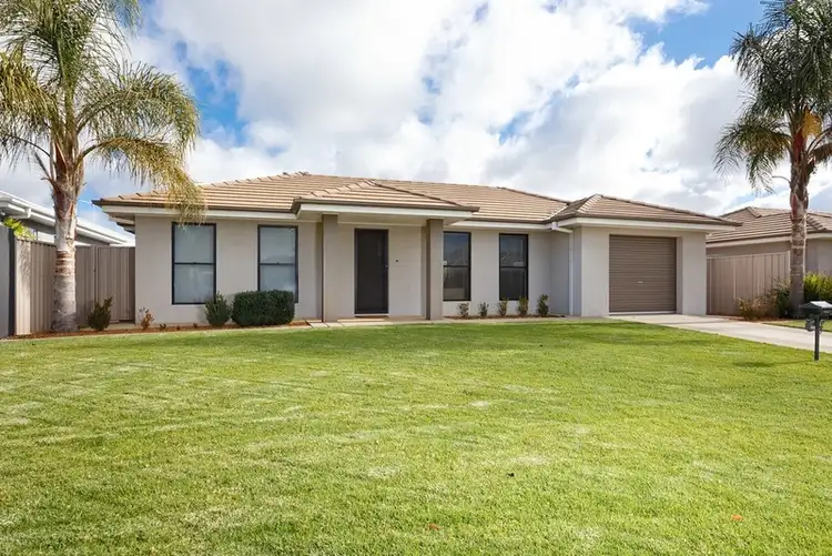 7 Carinya Street, Glenfield Park NSW 2650