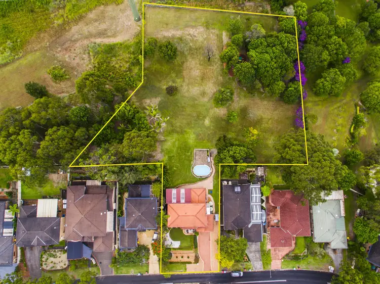 42 Woolmers Crescent
