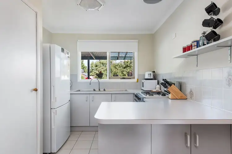 Fifth view of Homely house listing, 15 Tania Crt, Carrum Downs VIC 3201