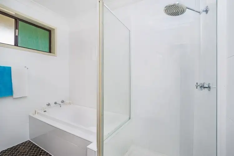 Fifth view of Homely house listing, 2 Howard Close, Thornton NSW 2322