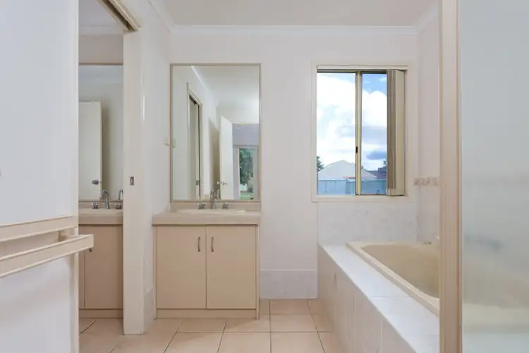 Fifth view of Homely house listing, 6 Walla Place, Glenfield Park NSW 2650