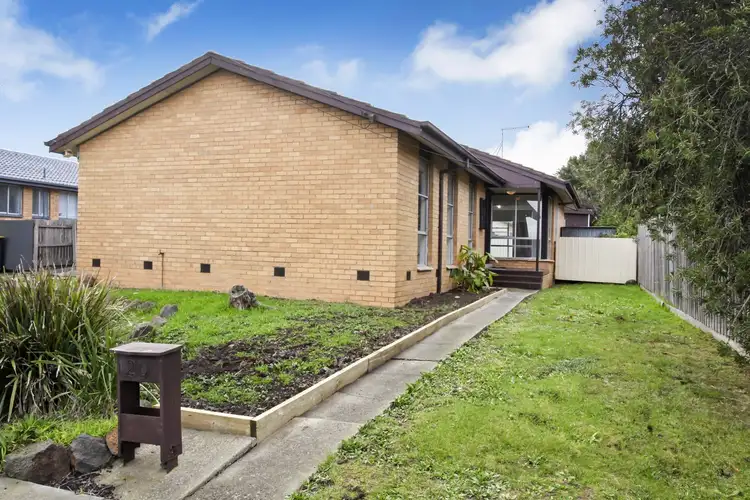 20 McCoubrie Ave, Sunshine West VIC 3020