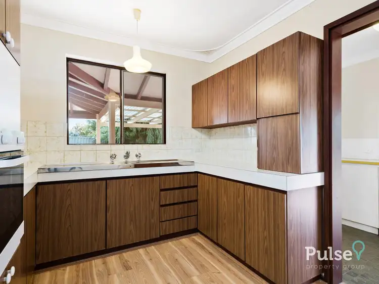 Fifth view of Homely house listing, 2/15 The Parapet, Willetton WA 6155