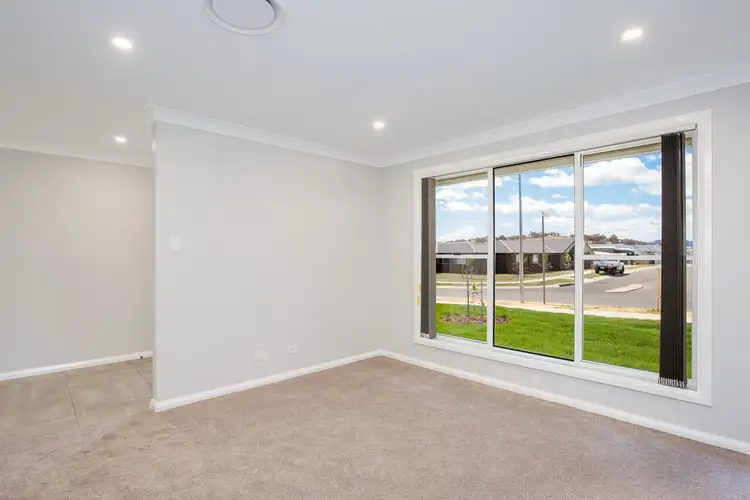 Fifth view of Homely semi-detached listing, 9 Kidd Circuit, Goulburn NSW 2580