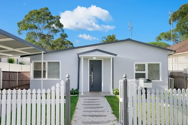 20 Carrington Avenue, Woy Woy NSW 2256
