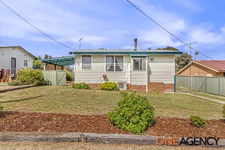 14 Adam Street, Gunning NSW 2581