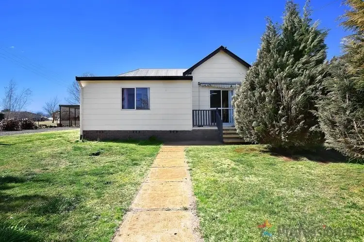 24 Oban Street, Guyra NSW 2365