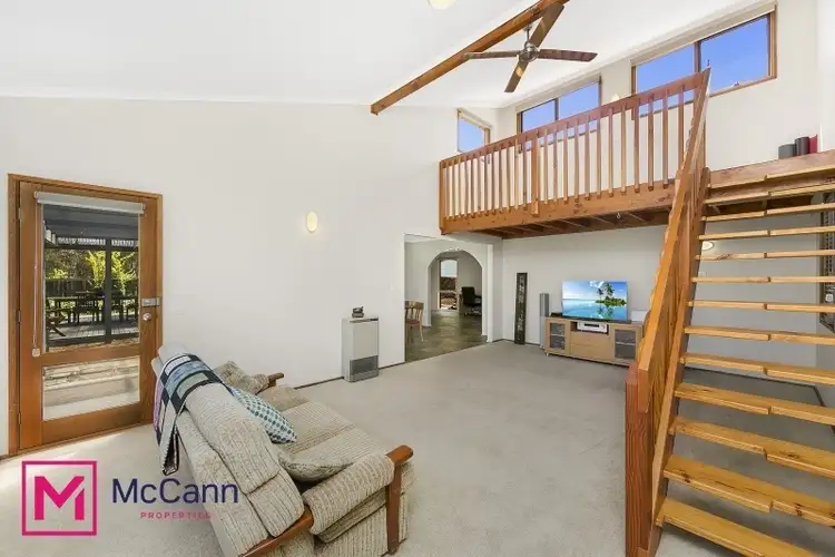 Sixth view of Homely house listing, 33 Hawkesworth Place, Macarthur ACT 2904