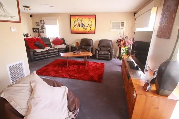 Second view of Homely house listing, 8 Linlithgow Way, Melton West VIC 3337