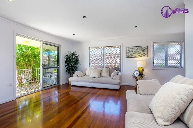 18 Scoter Avenue, Paradise Point QLD 4216