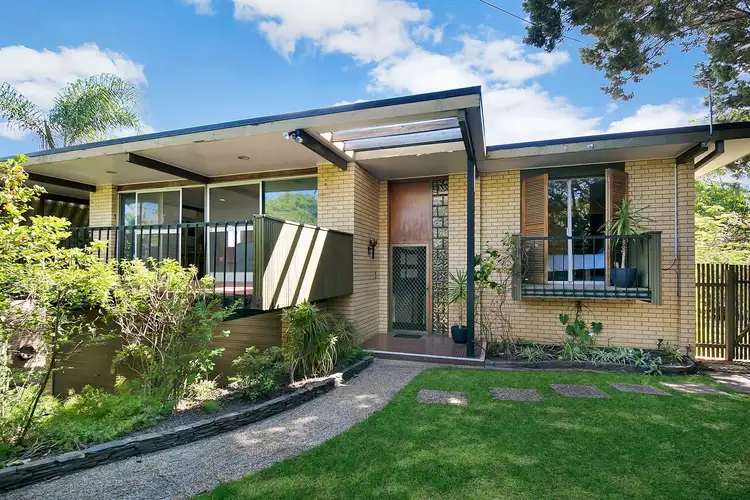 122 Burbong St, Chapel Hill QLD 4069