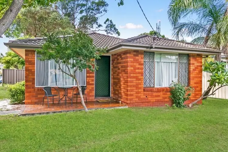 14 Wentworth Avenue, Woy Woy NSW 2256