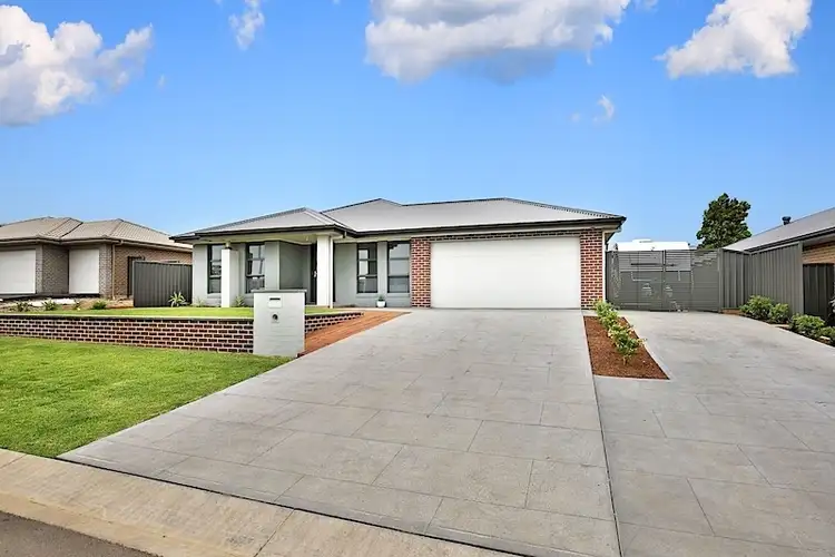18 Wattlebird Road, South Nowra NSW 2541
