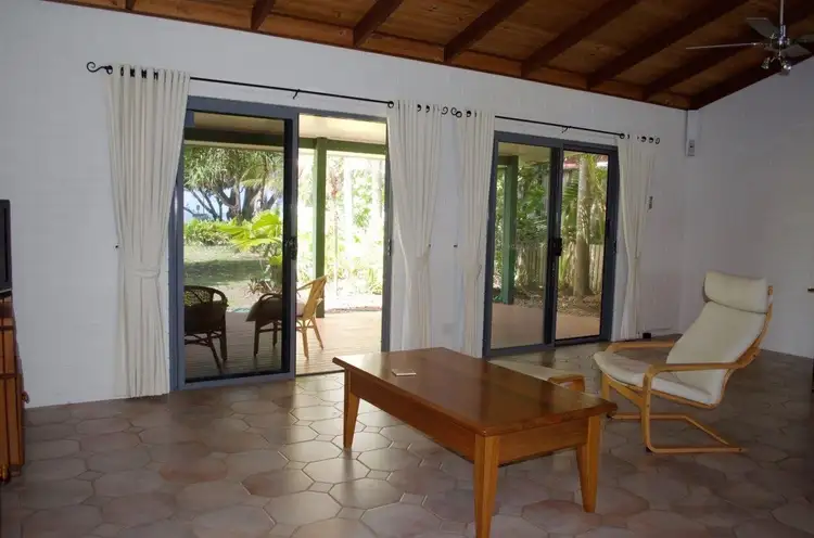 6 Donkin Lane, Mission Beach QLD 4852