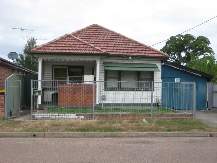 5 Newcastle Street, Mayfield NSW 2304