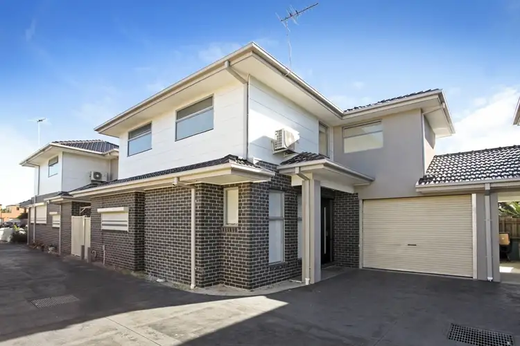 2/21 Lawn Crescent, Braybrook VIC 3019