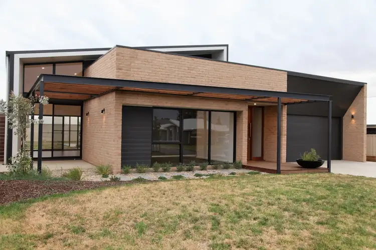 13 Cootamundra Boulevard, Wagga Wagga NSW 2650