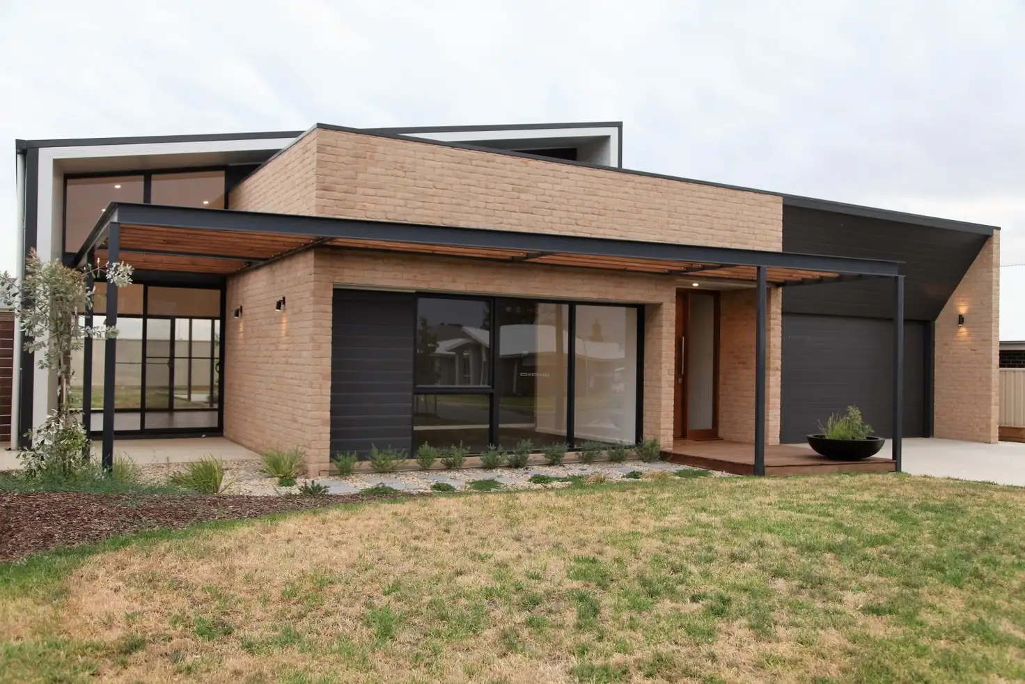 Main view of Homely house listing, 13 Cootamundra Boulevard, Wagga Wagga NSW 2650