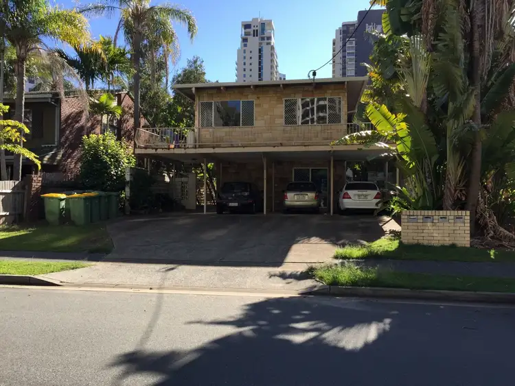 2/11 Cronin Avenue, Main Beach QLD 4217